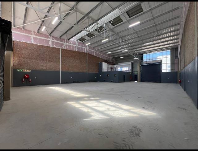 564M² WAREHOUSE TO LET IN SAMRAND BUSINESS PARK